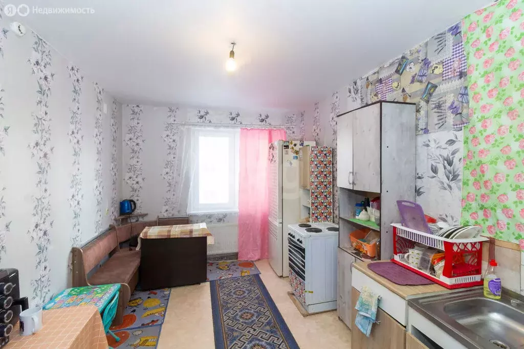 3-комнатная квартира: Тюмень, Интернациональная улица, 199к6 (65.6 м) - Фото 2