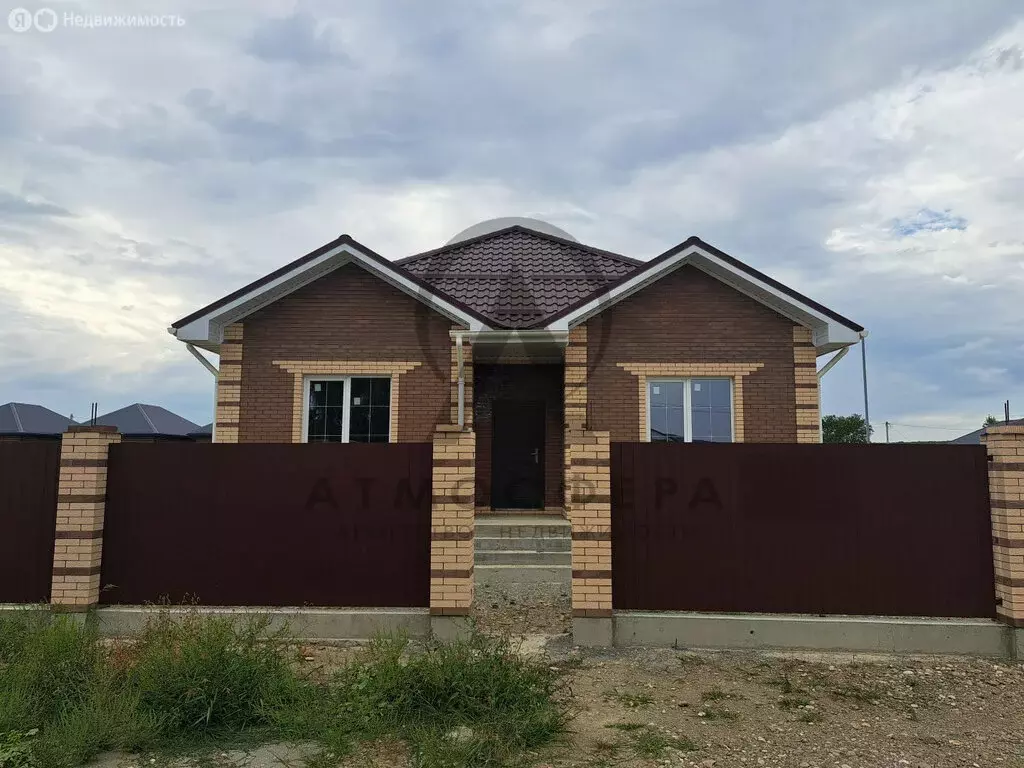 Дом в Апшеронск, улица Орджоникидзе (100 м) - Фото 0
