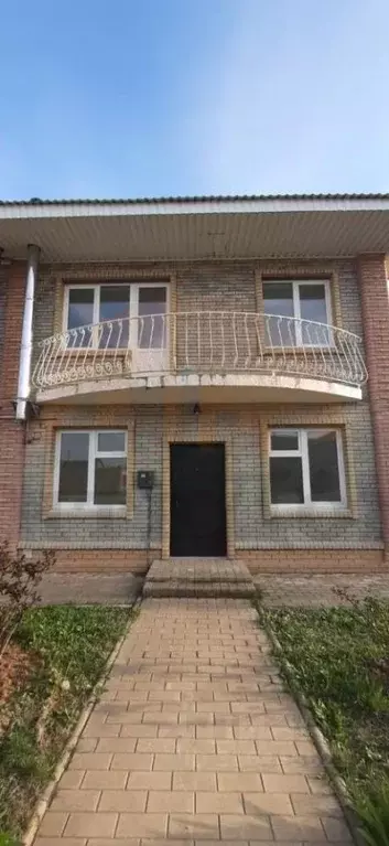 2-к кв. Крым, Сакский район, с. Орехово ул. Энтузиастов, 12 (66.0 м) - Фото 0