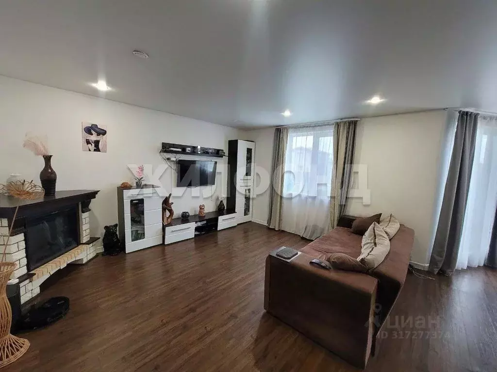 Дом в Хакасия, Абакан ул. Надежды (250 м) - Фото 2