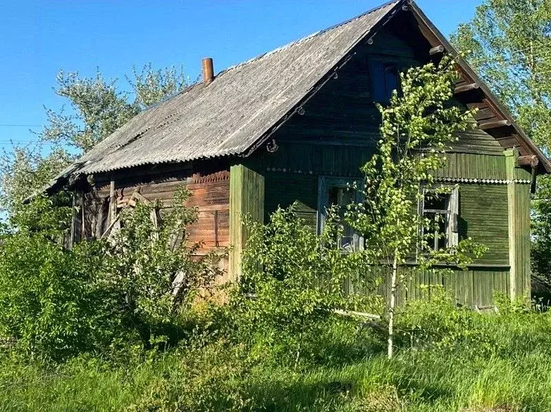 Дом в Новгородская область, Окуловский район, Котовское с/пос, д. ... - Фото 1