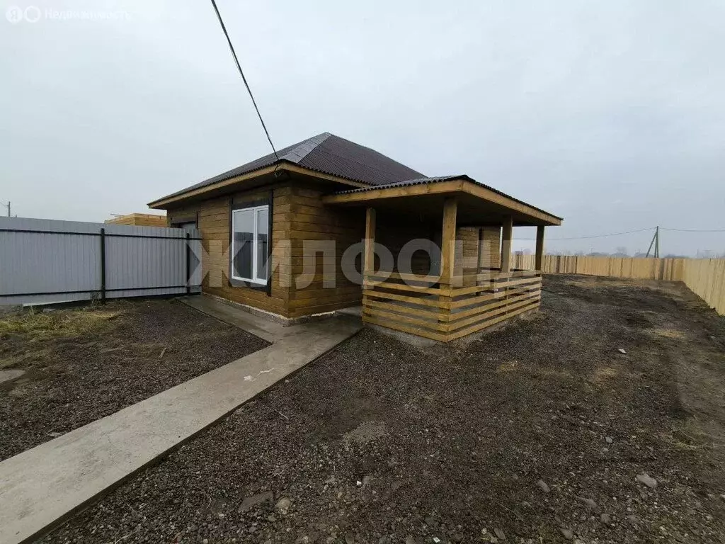 Дом в Усть-Абаканский район, село Калинино (150 м) - Фото 1