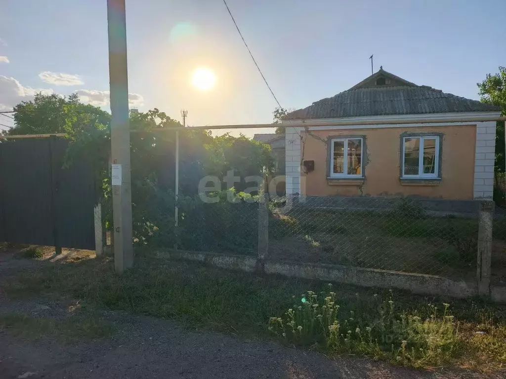 Дом в Крым, Кировский район, с. Яркое Поле ул. Учительская (72 м) - Фото 1