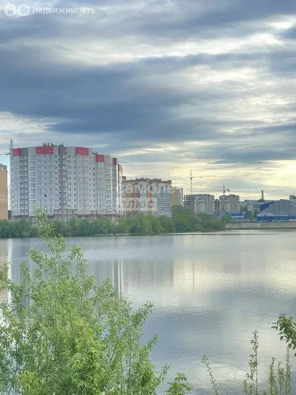 3-комнатная квартира: Йошкар-Ола, Прибрежный проезд, 8 (97 м) - Фото 1