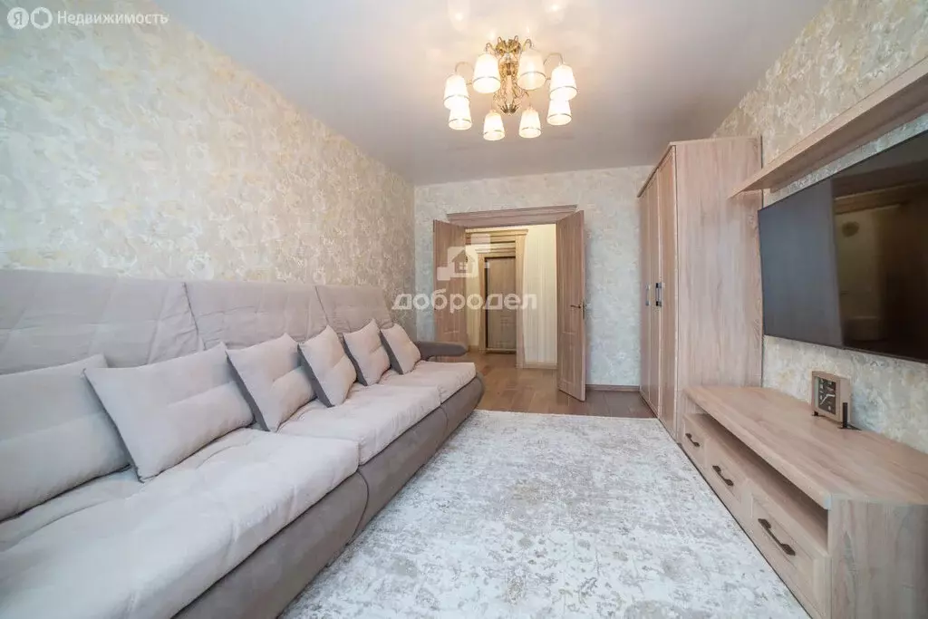 2-комнатная квартира: Екатеринбург, Заводская улица, 92А (69.2 м) - Фото 1