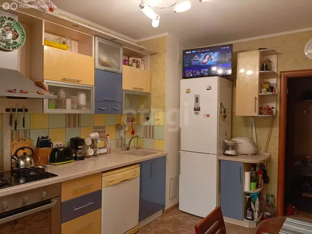 3-комнатная квартира: Омск, улица Сазонова, 208А (64 м) - Фото 1