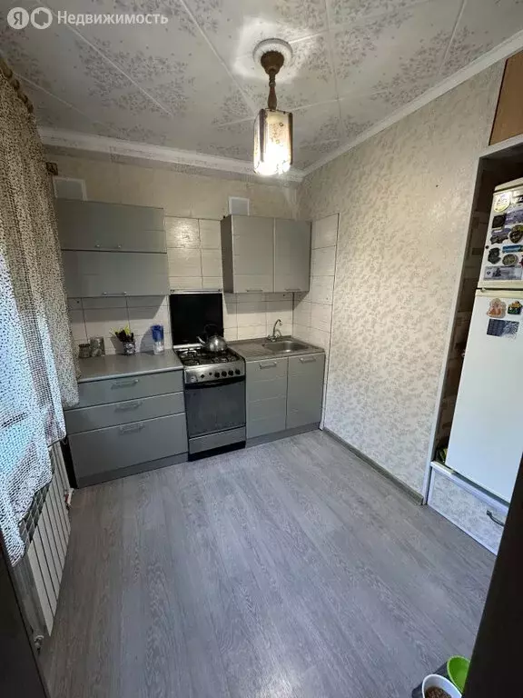 3-комнатная квартира: Березники, улица 30 лет Победы, 43 (59 м) - Фото 0