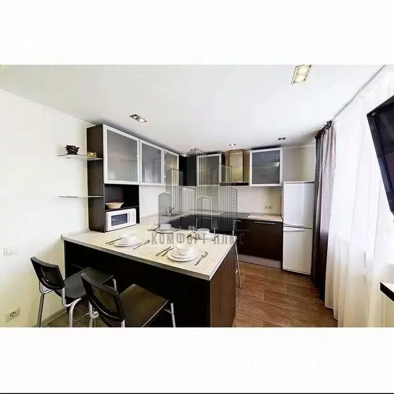 2-к кв. Татарстан, Казань ул. Фатыха Амирхана, 21 (50.0 м) - Фото 0