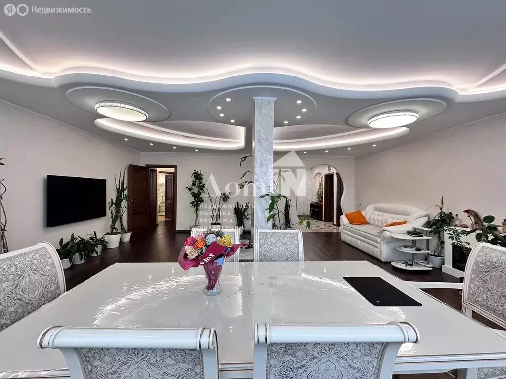 4-комнатная квартира: Санкт-Петербург, проспект Обуховской Обороны, ... - Фото 1