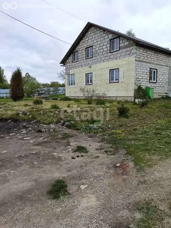 Дом в сельское поселение Совхоз имени Ленина, деревня Акатово (180 м) - Фото 0