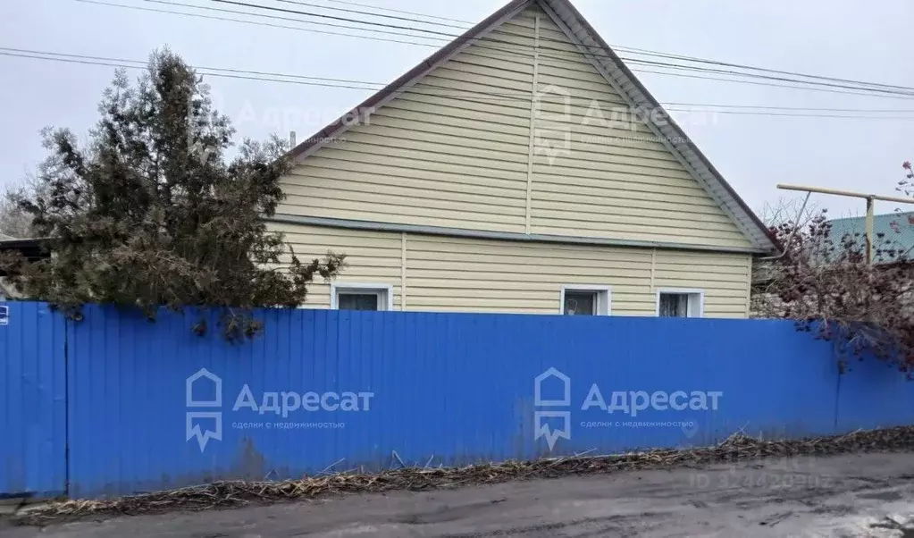 Дом в Волгоградская область, Новониколаевский рп пер. Красноармейский ... - Фото 1