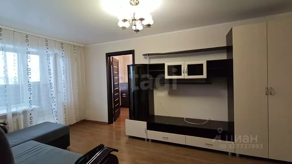 2-к кв. Башкортостан, Ишимбай Революционная ул., 10 (42.8 м) - Фото 1