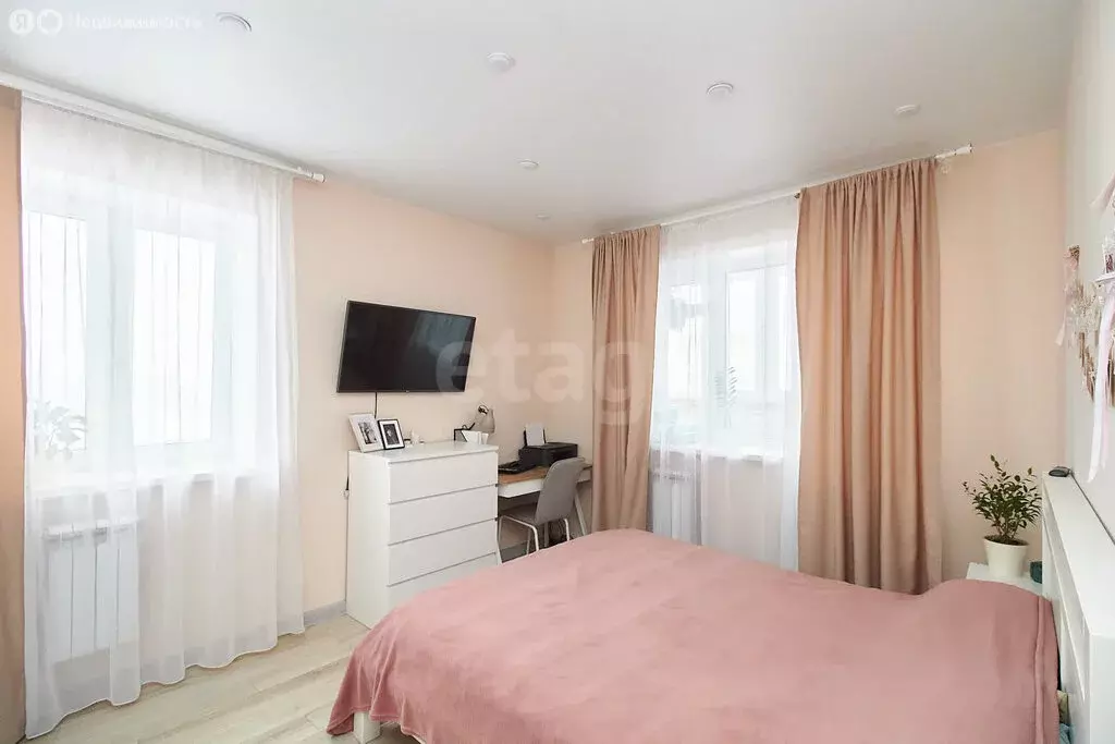 2-комнатная квартира: Тюмень, улица Николая Зелинского, 5 (60 м) - Фото 1