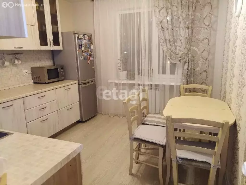 3-комнатная квартира: Сыктывкар, проспект Бумажников, 52 (82.6 м) - Фото 0