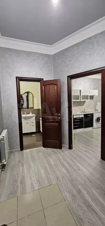 2-к. квартира, 70 м, 1/4 эт. - Фото 1