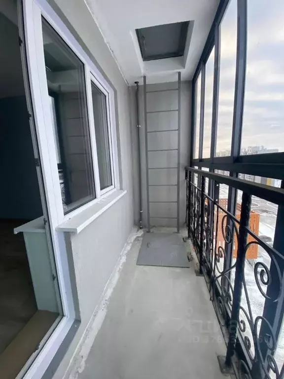 1-к кв. Омская область, Омск проезд 4-й Амурский, 15 (37.0 м) - Фото 2