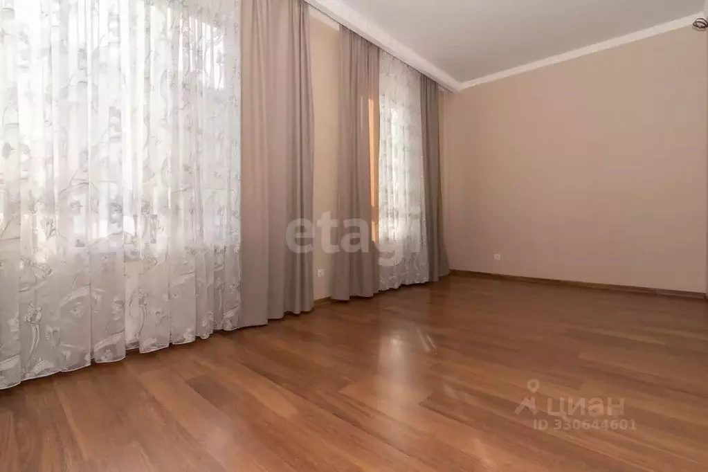 2-к кв. Башкортостан, Уфа ул. Чернышевского, 28 (72.0 м) - Фото 1