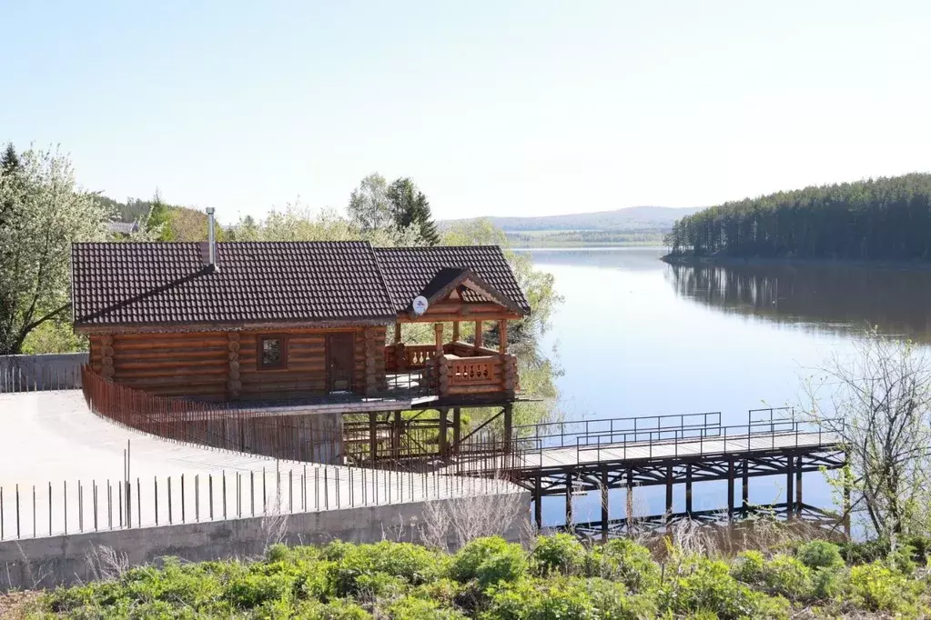 Дом в Свердловская область, Ревда муниципальный округ, с. Мариинск ул. ... - Фото 1