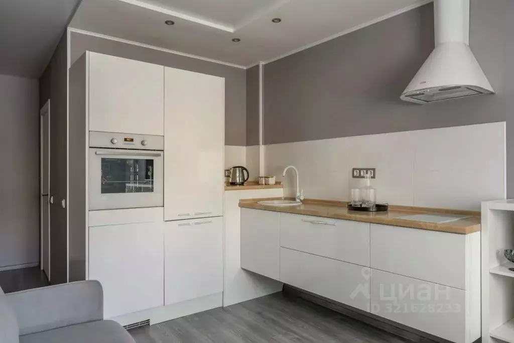 1-к кв. Свердловская область, Екатеринбург ул. Хохрякова, 74 (56.0 м) - Фото 2