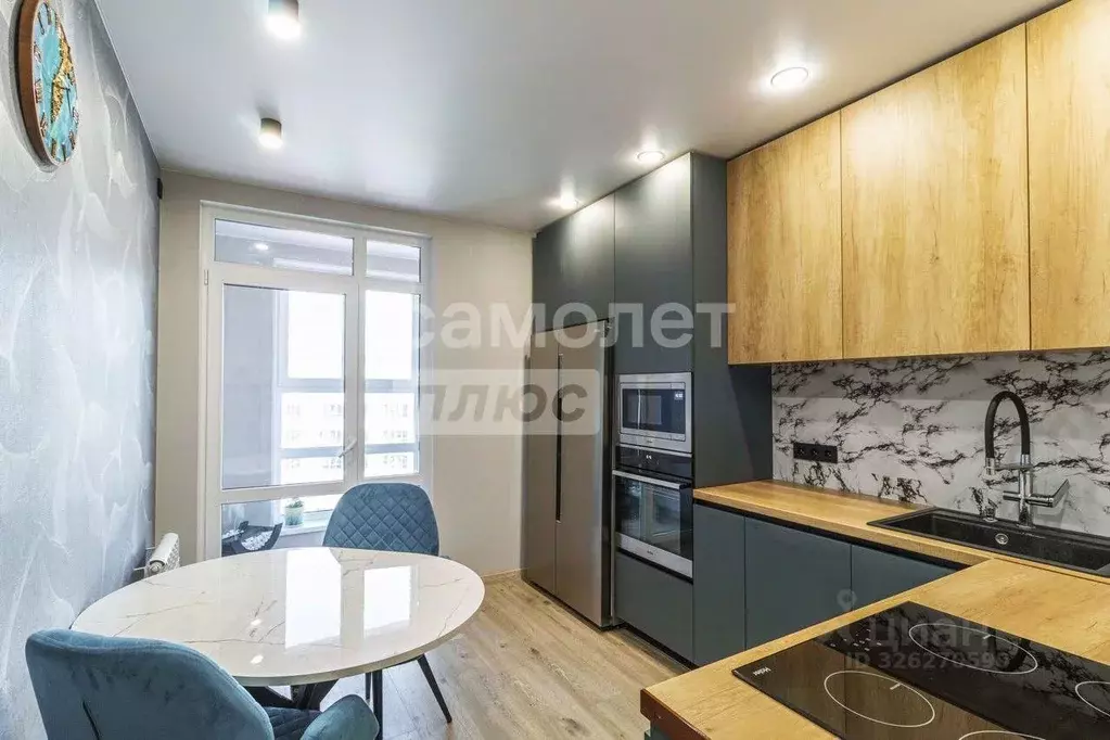 2-к кв. Омская область, Омск ул. 70 лет Октября, 3/3 (63.8 м) - Фото 1