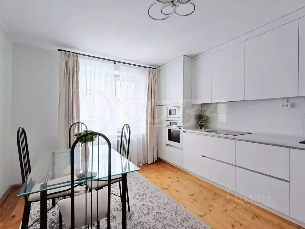 4-к кв. Тюменская область, Тюмень ул. 50 лет Октября, 30 (106.2 м) - Фото 2