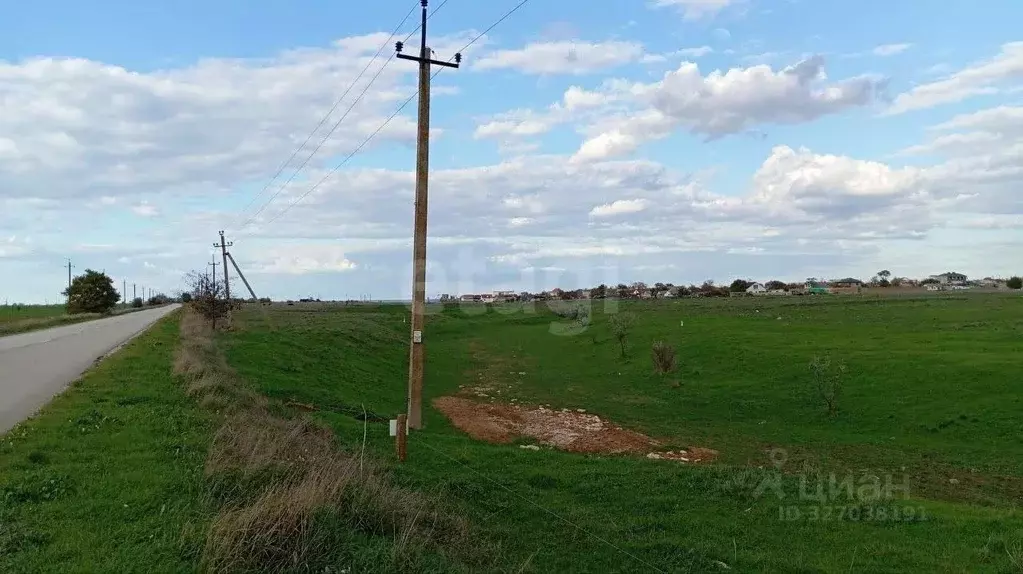 Участок в Крым, Ленинский район, Семисотское с/пос, с. Каменское ул. ... - Фото 1
