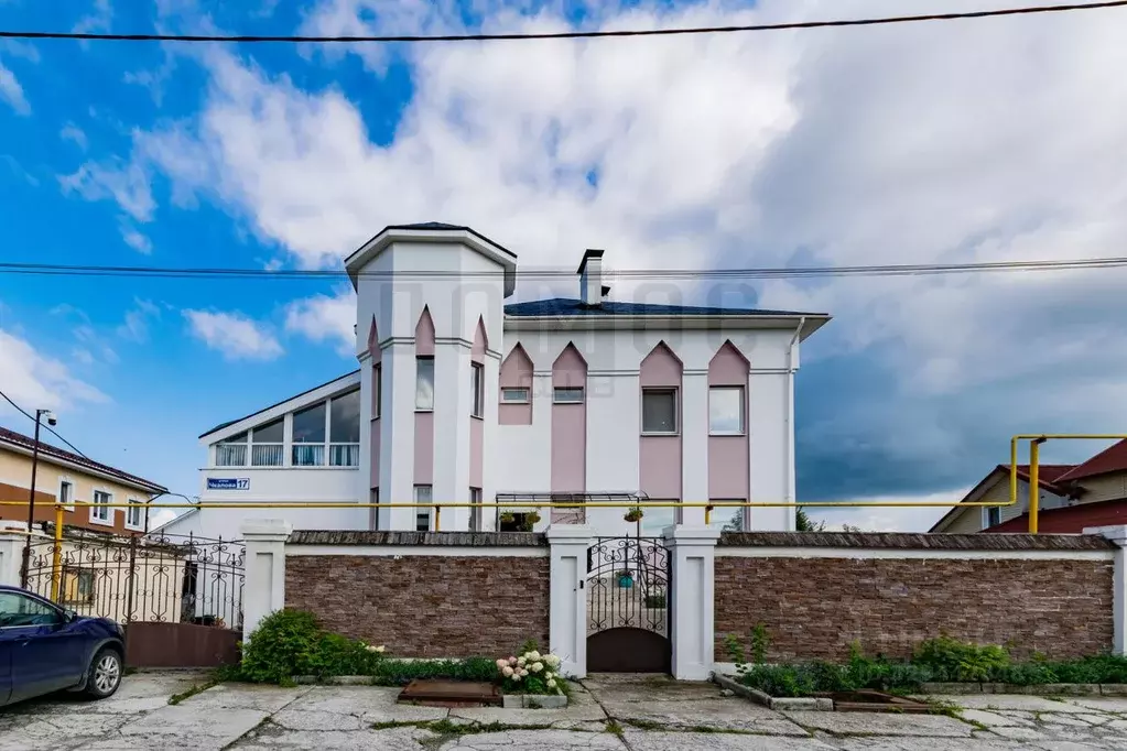 Дом в Свердловская область, Среднеуральск ул. Чкалова, 17 (311 м) - Фото 1