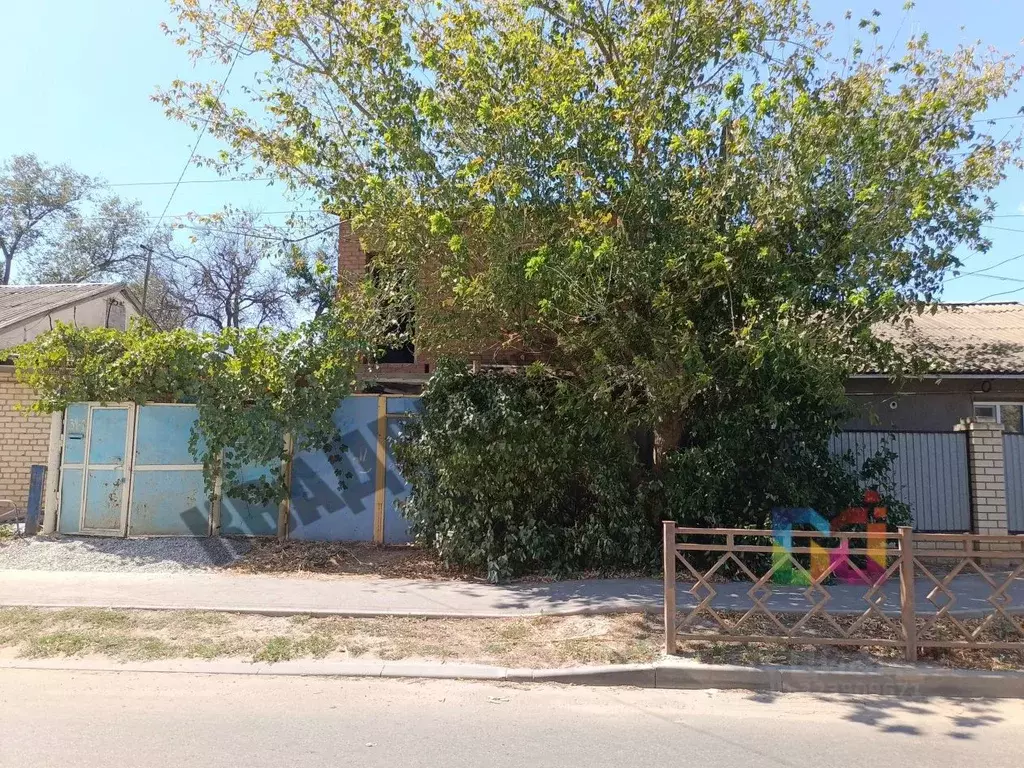 Дом в Калмыкия, Элиста ул. Имени П. Осипенко, 36к1 (28 м) - Фото 1