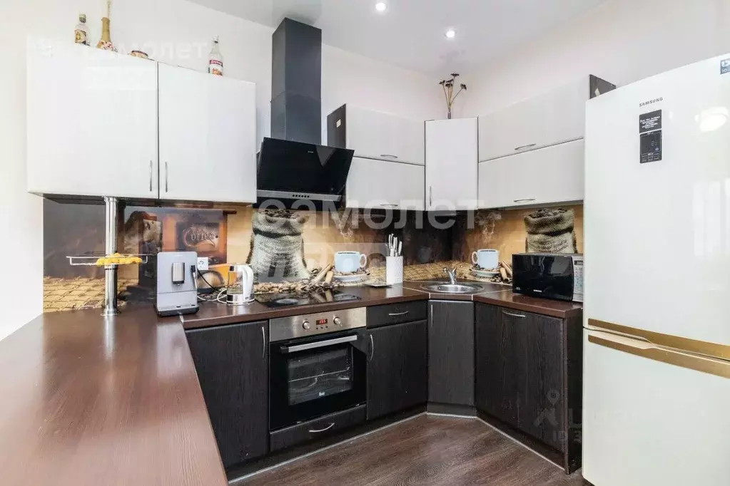 2-к кв. Ханты-Мансийский АО, Сургут Пролетарский просп., 39 (67.9 м) - Фото 1