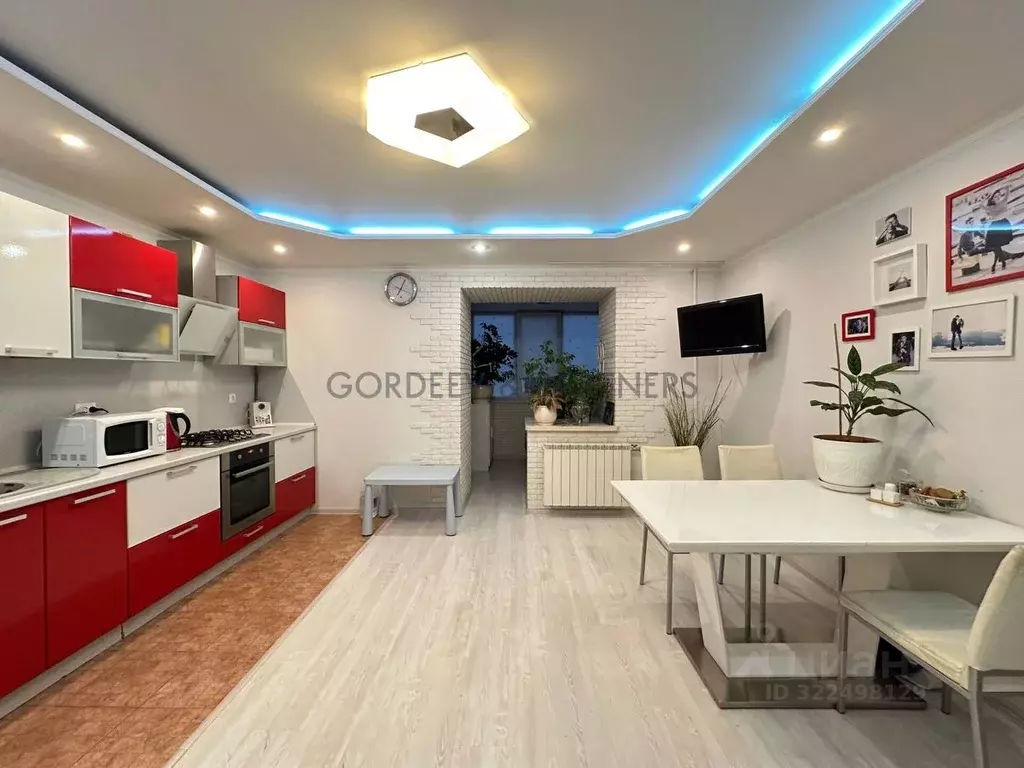 2-к кв. Татарстан, Казань ул. Фатыха Амирхана, 15 (63.4 м) - Фото 1