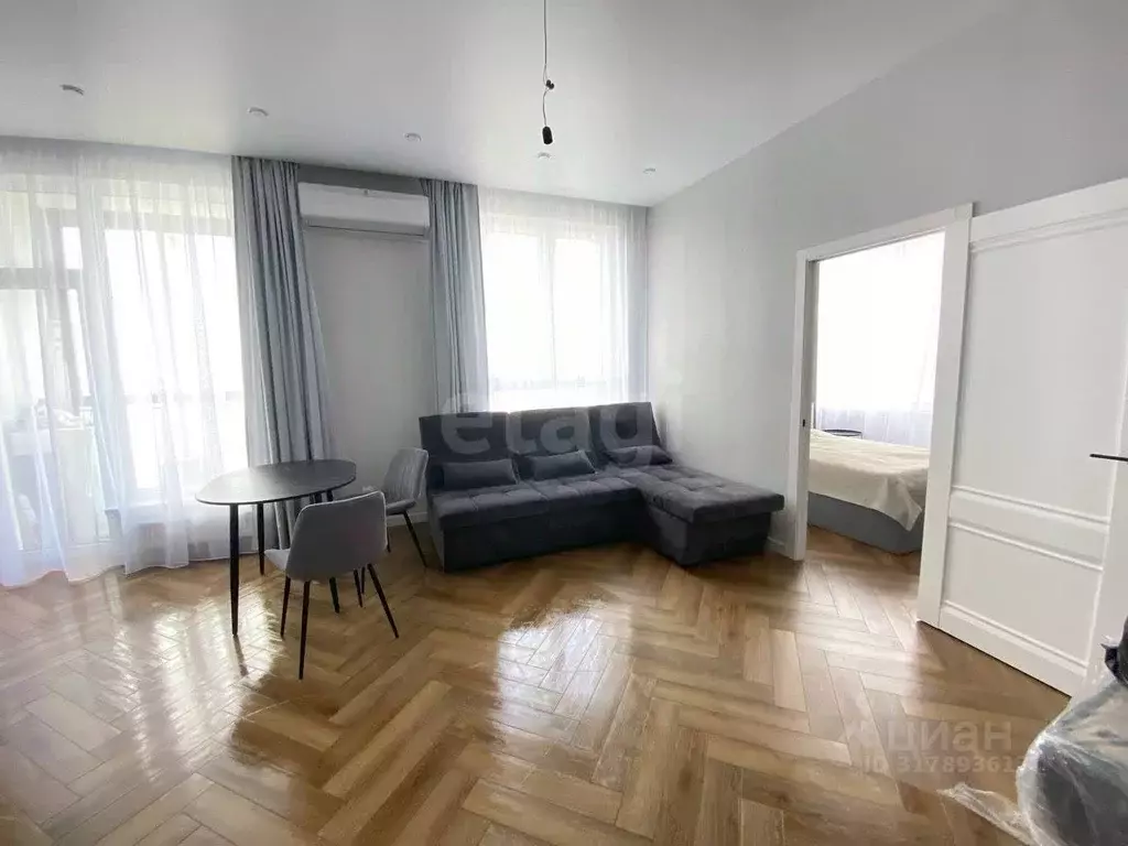 2-к кв. Тюменская область, Тюмень Профсоюзная ул., 59 (56.0 м) - Фото 0