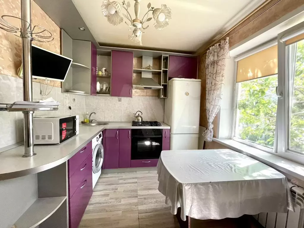 2-к. квартира, 49 м, 1/9 эт. - Фото 0
