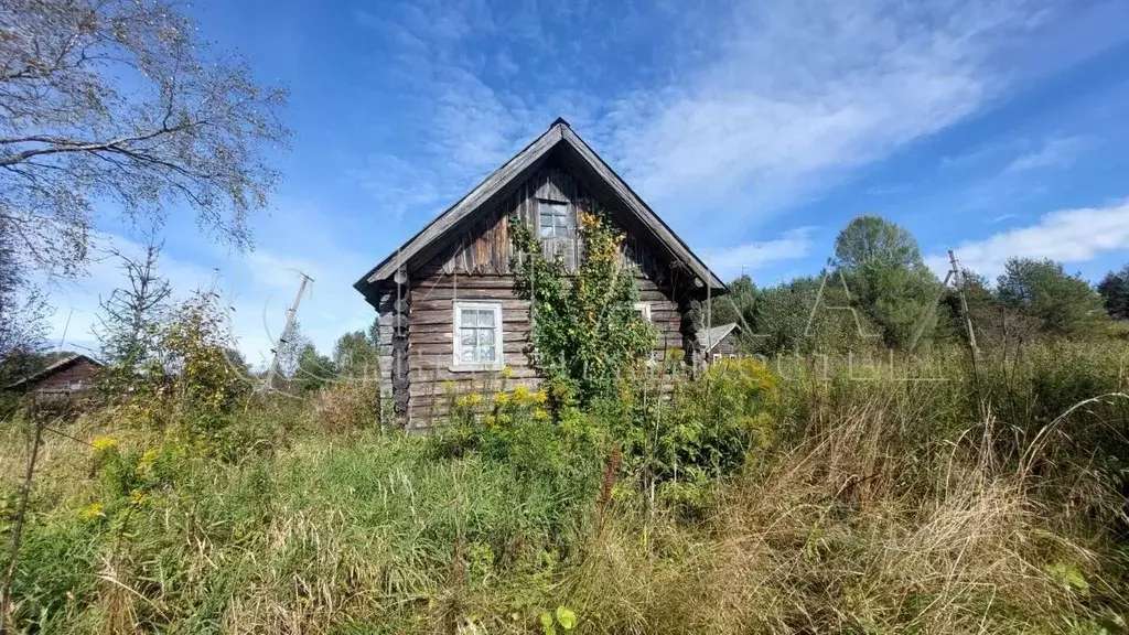 Дом в Ленинградская область, Подпорожский район, Винницкое с/пос, д. ... - Фото 1