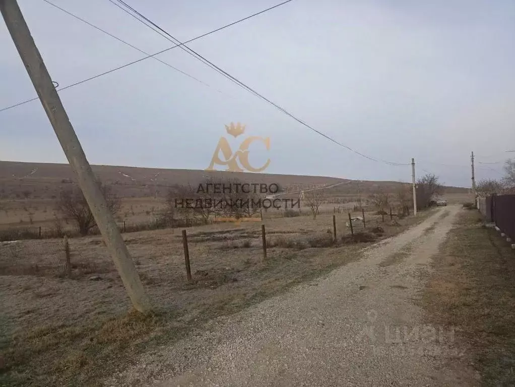 Участок в Крым, Феодосия городской округ, с. Подгорное ул. Аловердяна, ... - Фото 1