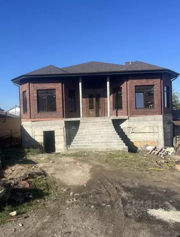 Дом в Карачаево-Черкесия, Черкесск Дачный пер., 49 (355 м) - Фото 1