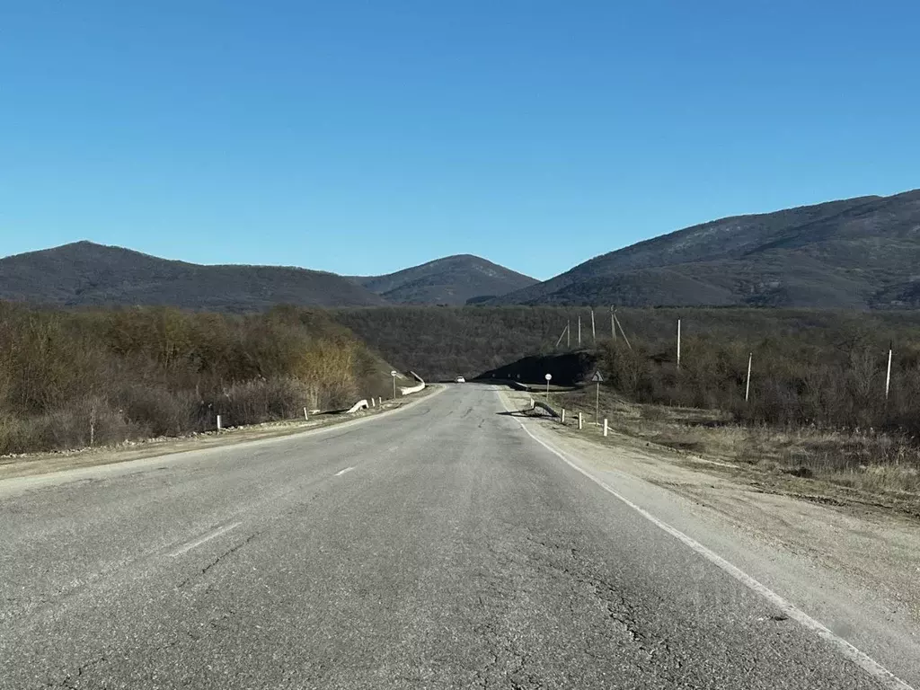 Участок в Крым, Белогорский район, с. Богатое ул. Озерная (9.0 сот.) - Фото 1