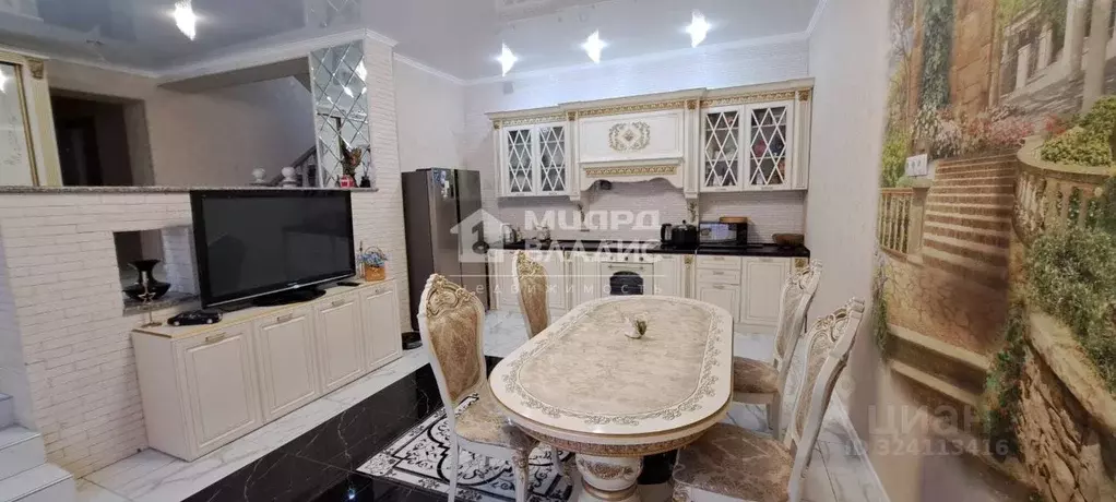 Дом в Омская область, Омск ул. 11-я Любинская (247 м) - Фото 1