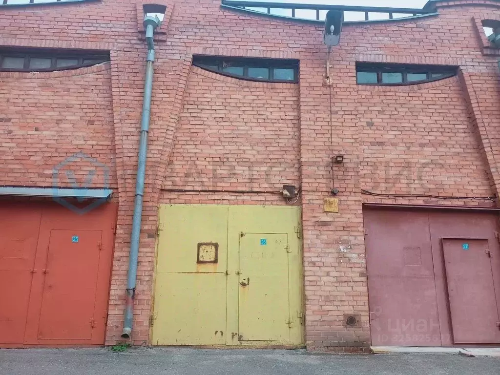 Гараж в Омская область, Омск Братская ул., 21Б (19 м) - Фото 1