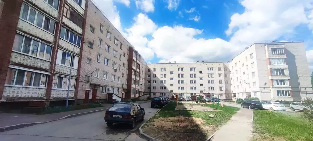3-к кв. Татарстан, Зеленодольск ул. Жукова, 5 (61.4 м) - Фото 0