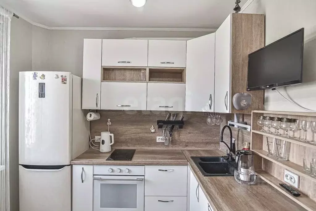 2-к кв. Сахалинская область, Южно-Сахалинск Комсомольская ул., 251А ... - Фото 1