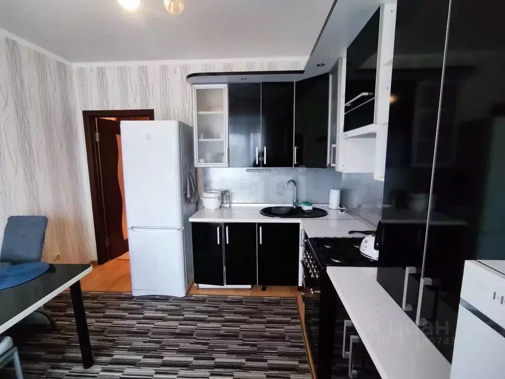 2-к кв. Краснодарский край, Ейск Коммунистическая ул. (62.4 м) - Фото 1