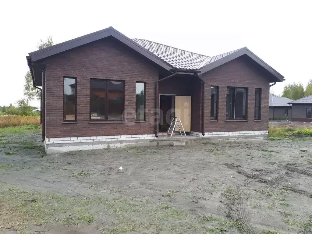 Дом в Брянская область, Брянский район, Новодарковичское с/пос, д. ... - Фото 1