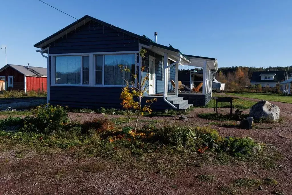Дом в Карелия, Лахденпохский муниципальный округ, пос. Сорола ул. ... - Фото 1