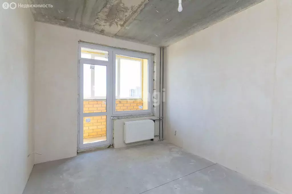 3-комнатная квартира: Тюмень, улица Тимофея Чаркова, 79 (60.91 м) - Фото 1