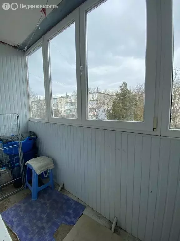 3-комнатная квартира: Керчь, улица Кирова, 83 (55 м) - Фото 0