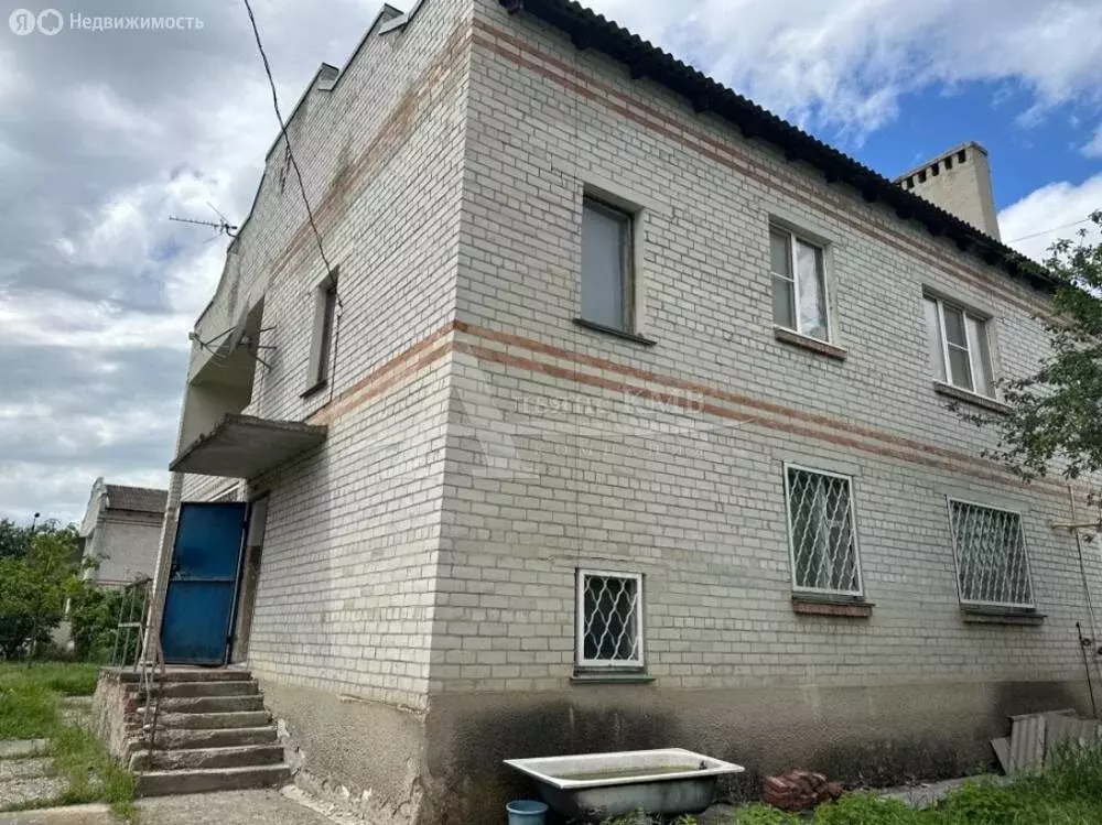 3-комнатная квартира: село Краснокумское, Терская улица, 29 (80 м) - Фото 1