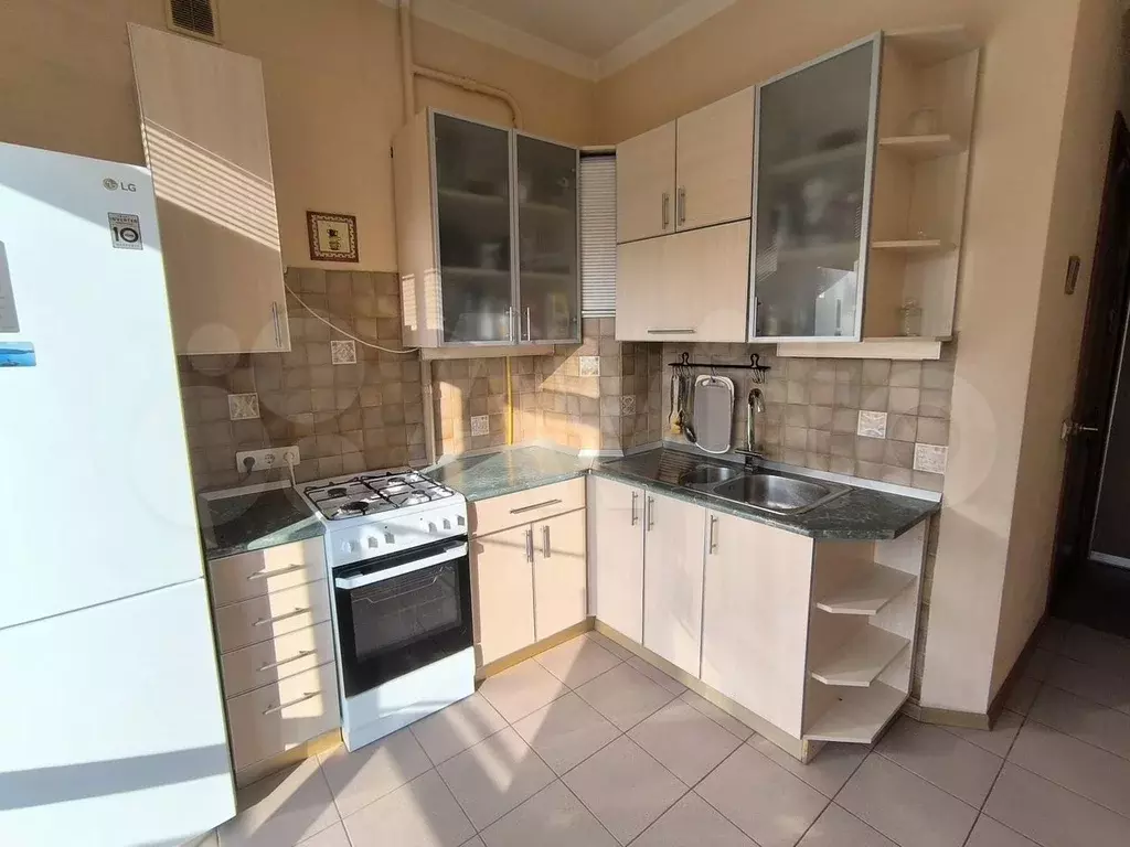 2-к. квартира, 57 м, 5/7 эт. - Фото 0