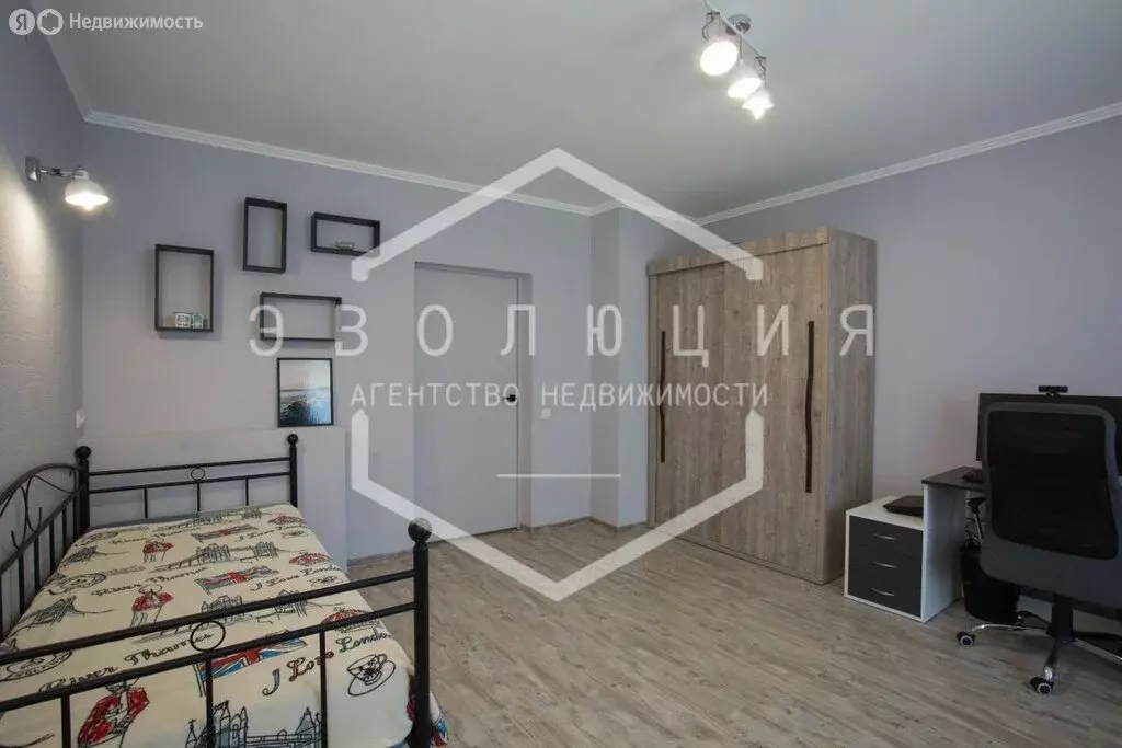 Дом в посёлок Прибрежное, Набережная улица, 8 (196 м) - Фото 0