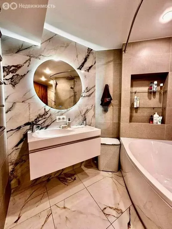 6-комнатная квартира: Набережные Челны, Набережночелнинский проспект, ... - Фото 1