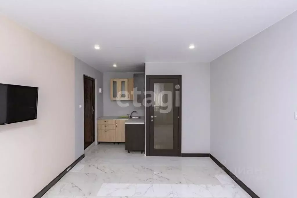 Комната Тюменская область, Тюмень ул. Республики, 218 (18.0 м) - Фото 2